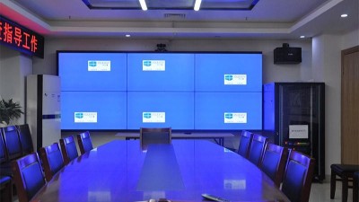 工廠會(huì)議室大屏幕升級(jí)，選擇投影還是拼接屏幕好？