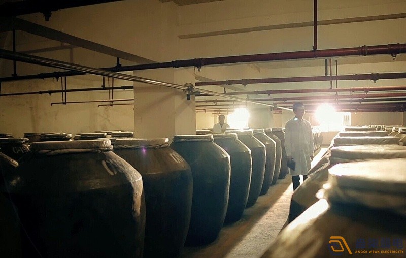 成都盎柒弱電—酒廠窖池測溫儀有什么作用？